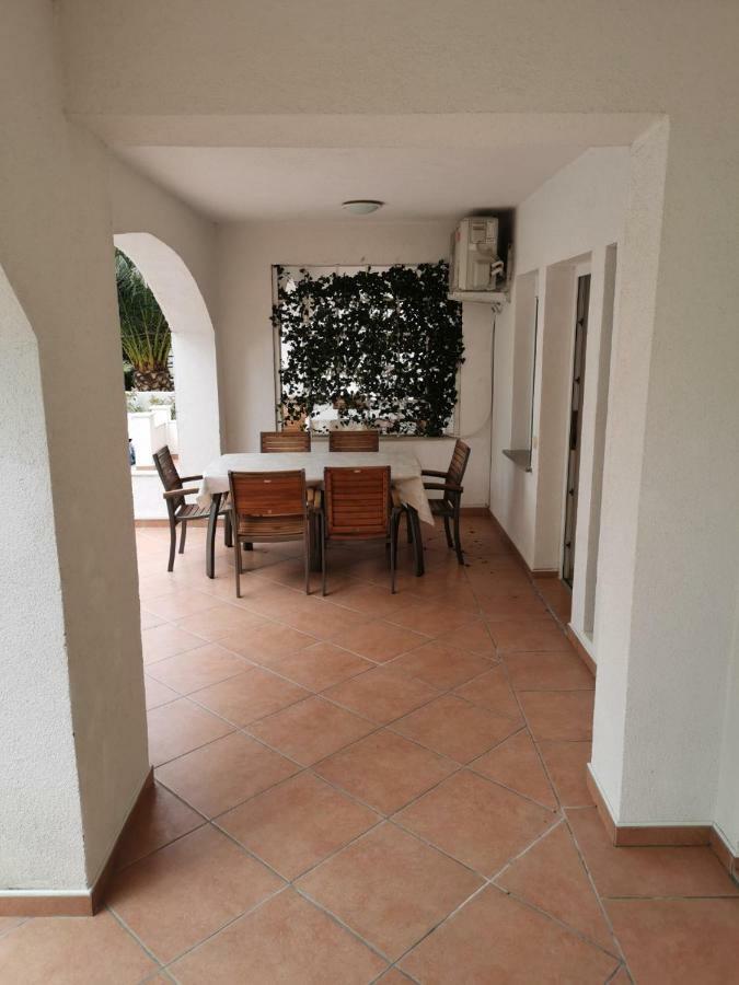 Apartments Tone & Tonica Novalja Exterior photo