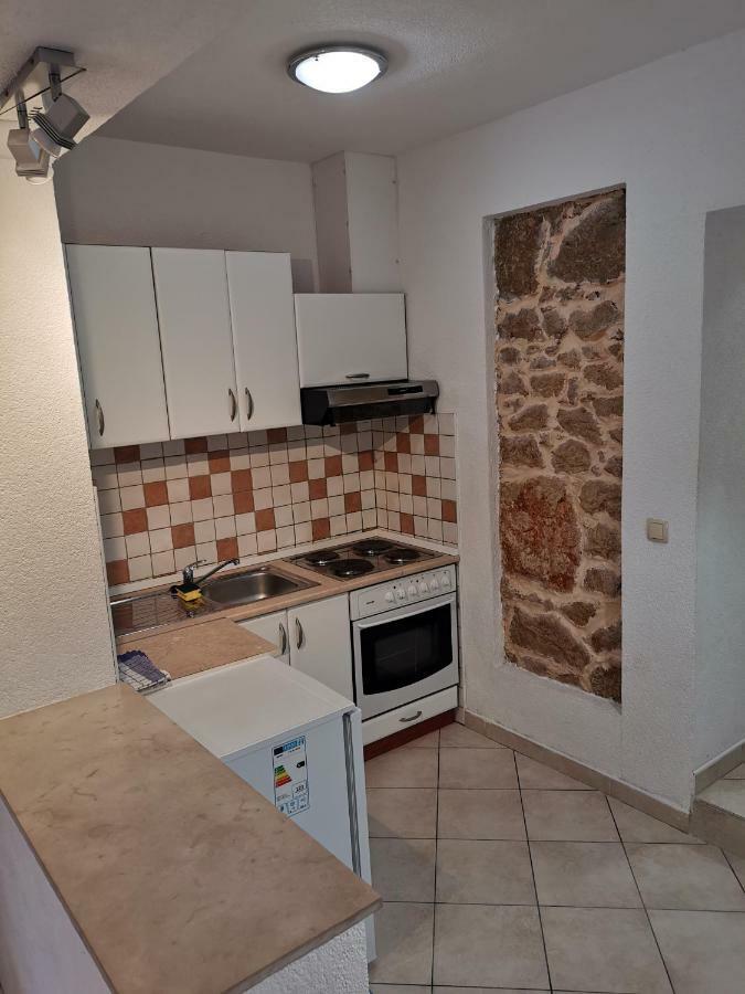 Apartments Tone & Tonica Novalja Exterior photo