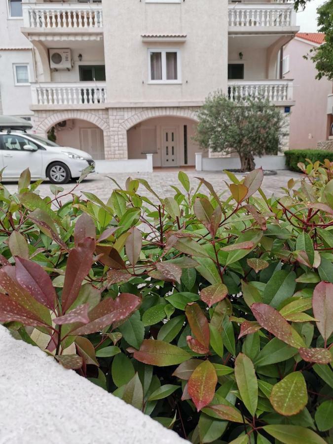 Apartments Tone & Tonica Novalja Exterior photo
