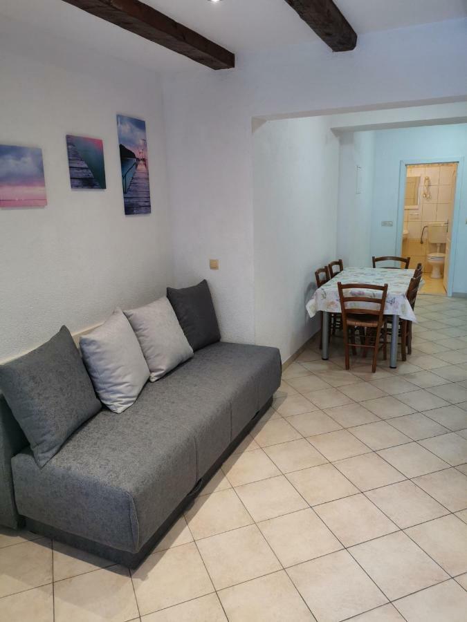 Apartments Tone & Tonica Novalja Exterior photo